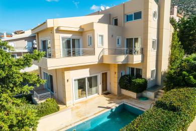 DETACHED HOUSE WITH POOL AND SEA VIEW